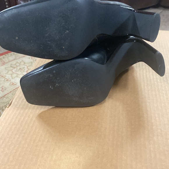 Black short boot 👢 - Picture 3 of 6